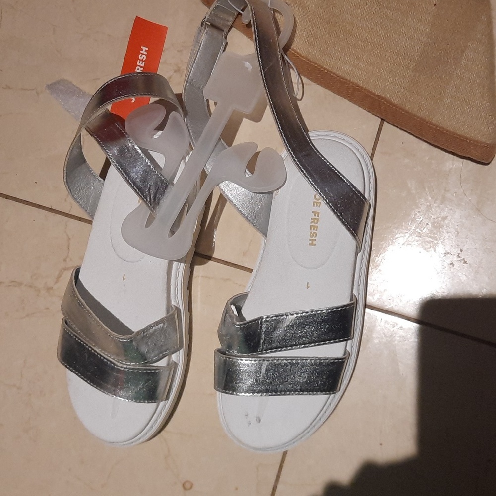 Silver LITTLE GIRLS Sandals GORGEOUS SILVER & WHITE JOE FRESH ANKLE WRAP SIZE 11
